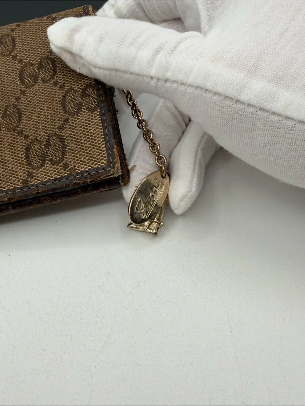 Gucci Bi Fold Chain Card Holder - Picture 4 of 12